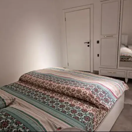 Traumhafte Ferienwohnung Mit Panoramablick U. Pool